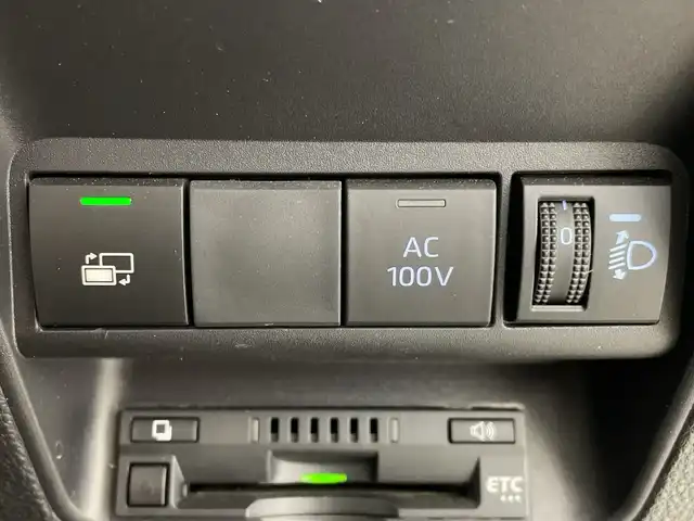 トヨタ アクア G 福岡県 2021(令3)年 4.7万km プラチナホワイトパールマイカ 禁煙車/純正ディスプレイオーディオ/・AM/FM/BT/フルセグTV/・バックモニター/トヨタセーフティセンス/前方ドライブレコーダー/ETC/AC100V/スマートキー/・プッシュスタート/ステアリングリモコン/純正フロアマット