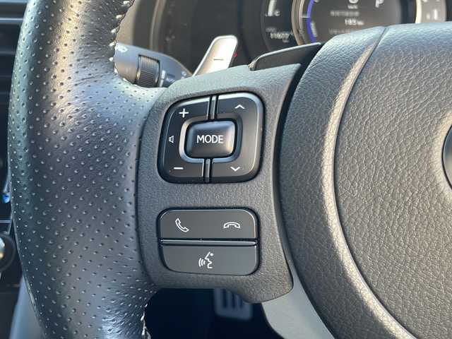 レクサス ＩＳ 300h Fスポーツ 福岡県 2024(令6)年 1.2万km グラファイトブラックガラスフレーク 純正メーカーナビ/　（AM/FM/CD/DVD/USB/Bluetooth/SD/AUX/フルセグ）/ムーンルーフ/３眼LEDヘッドライト/パノラマミックビューモニター/オレンジキャリパー/シートヒーター（D席＋N席）/ステアリングヒーター/ブラインドスポットモニター/レーダークルーズコントロール/オートハイビーム/ETC2.0/前後ドライブレコーダー/D+N席パワーシート/レザーシート/D+N席シートヒーター/純正19インチアルミホイール/パドルシフト