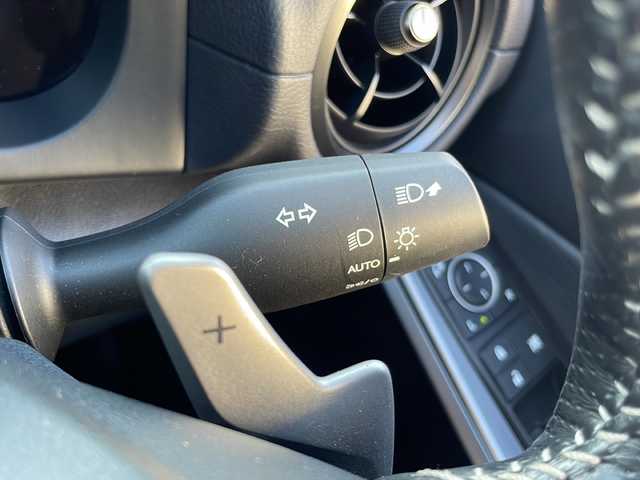 レクサス ＩＳ 300h Fスポーツ 福岡県 2024(令6)年 1.2万km グラファイトブラックガラスフレーク 純正メーカーナビ/　（AM/FM/CD/DVD/USB/Bluetooth/SD/AUX/フルセグ）/ムーンルーフ/３眼LEDヘッドライト/パノラマミックビューモニター/オレンジキャリパー/シートヒーター（D席＋N席）/ステアリングヒーター/ブラインドスポットモニター/レーダークルーズコントロール/オートハイビーム/ETC2.0/前後ドライブレコーダー/D+N席パワーシート/レザーシート/D+N席シートヒーター/純正19インチアルミホイール/パドルシフト