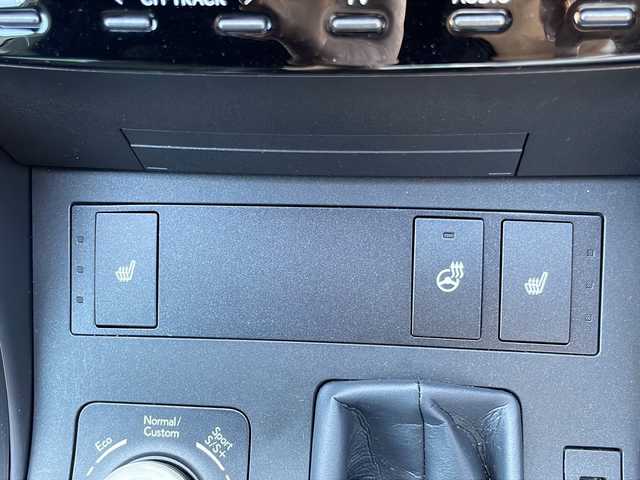 レクサス ＩＳ 300h Fスポーツ 福岡県 2024(令6)年 1.2万km グラファイトブラックガラスフレーク 純正メーカーナビ/　（AM/FM/CD/DVD/USB/Bluetooth/SD/AUX/フルセグ）/ムーンルーフ/３眼LEDヘッドライト/パノラマミックビューモニター/オレンジキャリパー/シートヒーター（D席＋N席）/ステアリングヒーター/ブラインドスポットモニター/レーダークルーズコントロール/オートハイビーム/ETC2.0/前後ドライブレコーダー/D+N席パワーシート/レザーシート/D+N席シートヒーター/純正19インチアルミホイール/パドルシフト