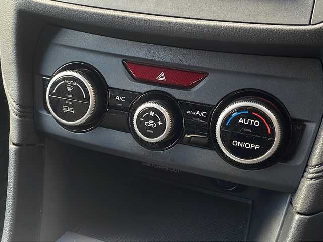 スバル インプレッサ スポーツ 1．6i－Lアイサイト 広島県 2018(平30)年 6.1万km クリスタルホワイトP 禁煙車/アイサイト/・プリクラッシュブレーキ/・アダプティブクルーズコントロール/・車線逸脱抑制/コーナーセンサー/ヒルスタートアシスト/社外ナビ（AVIC-RZ501）/・DTV/CD/DVD/SD/Bluetooth/バックカメラ/革巻きステアリング/ステアリングスイッチ/パドルシフト/オートライト/LEDヘッドライト/SRH/フォグランプ/電動パーキングブレーキ/ETC/ドライブレコーダー/ドアバイザー/純正16インチアルミホイール/W+サイド+カーテンエアバック