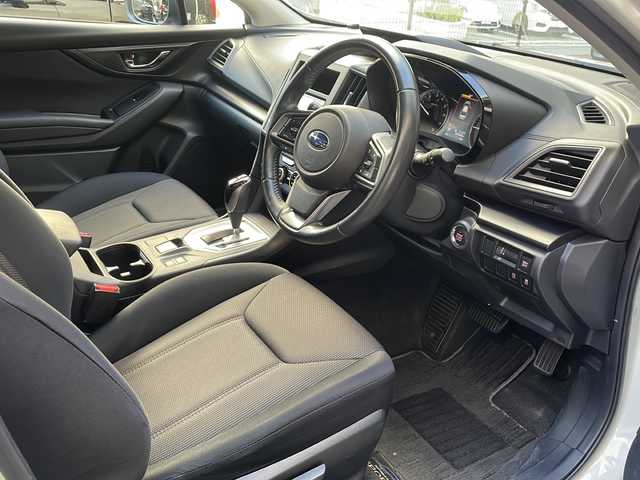 スバル インプレッサ スポーツ 1．6i－Lアイサイト 広島県 2018(平30)年 6.1万km クリスタルホワイトP 禁煙車/アイサイト/・プリクラッシュブレーキ/・アダプティブクルーズコントロール/・車線逸脱抑制/コーナーセンサー/ヒルスタートアシスト/社外ナビ（AVIC-RZ501）/・DTV/CD/DVD/SD/Bluetooth/バックカメラ/革巻きステアリング/ステアリングスイッチ/パドルシフト/オートライト/LEDヘッドライト/SRH/フォグランプ/電動パーキングブレーキ/ETC/ドライブレコーダー/ドアバイザー/純正16インチアルミホイール/W+サイド+カーテンエアバック