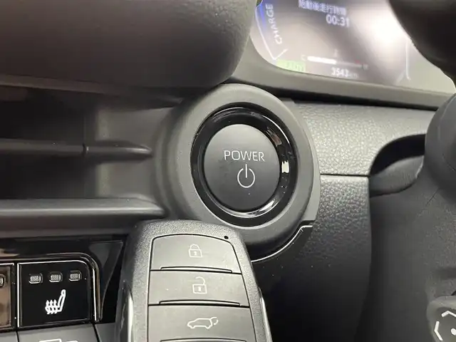 トヨタ クラウン スポーツ Z 宮城県 2024(令6)年 0.4万km プレシャスホワイトパール 純正コネクティッドナビ/パノラミックビューモニター/トヨタチームメイト/デジタルインナーミラー/アダプティブクルーズコントロール/ブラインドスポットモニター/プロドライビングアシスト/AC100Vアクセサリコンセント/ワイヤレス充電器/パーキングサポートブレーキ/クリアランスソナー/セーフティセンス/ETC2.0/内蔵ドライブレコーダー/シートヒーター/ベンチレーション/パワーバックドア/フルセグTV/スマートフォン連携/禁煙車