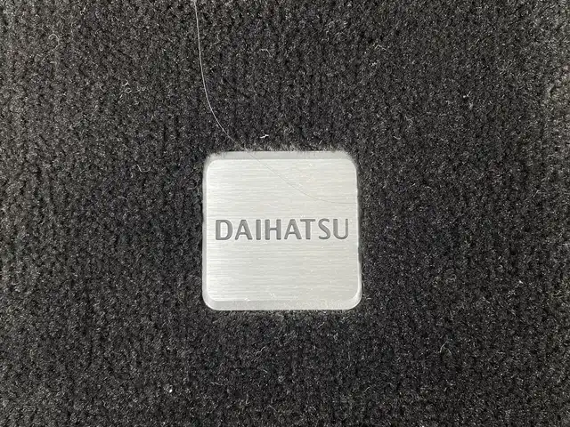 ダイハツ アトレー バン デッキバン 東京都 2025(令7)年 0.3万km オフビートカーキM ディスプレイオーディオ/（BT/CarAVAssist/AndroidAuto)/スマートアシスト/・アダプティブクルーズコントロール/・レーンキープコントロール/・先行車発進お知らせ/・衝突回避支援ブレーキ機能/・誤発進抑制制御機能/・ふらつき警報/両側パワースライド/リアサーキュレーター/MLJ社製XTREME-Jホイール/純正フロアマット/デジタルインナーミラー型ドライブレコーダー（前/後）