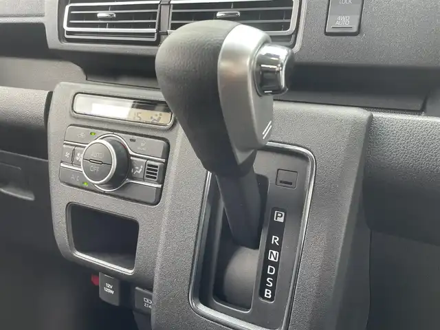 ダイハツ アトレー バン デッキバン 東京都 2025(令7)年 0.3万km オフビートカーキM ディスプレイオーディオ/（BT/CarAVAssist/AndroidAuto)/スマートアシスト/・アダプティブクルーズコントロール/・レーンキープコントロール/・先行車発進お知らせ/・衝突回避支援ブレーキ機能/・誤発進抑制制御機能/・ふらつき警報/両側パワースライド/リアサーキュレーター/MLJ社製XTREME-Jホイール/純正フロアマット/デジタルインナーミラー型ドライブレコーダー（前/後）