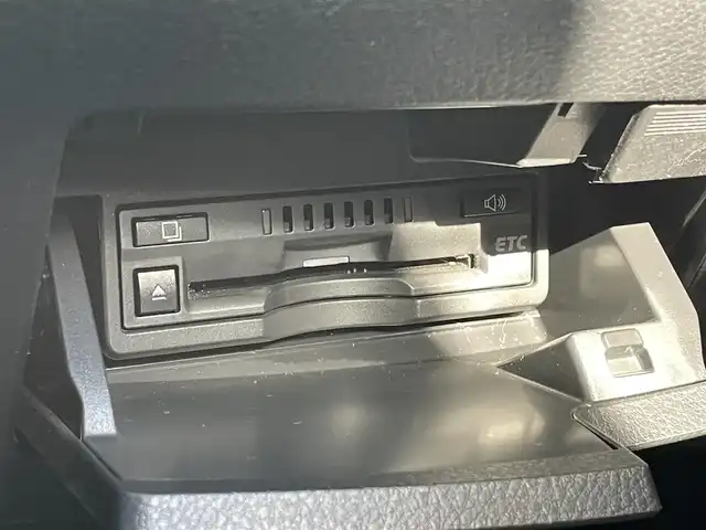 レクサス ＥＳ 300h Fスポーツ 宮崎県 2019(平31)年 7.1万km ホワイトノーヴァガラスフレーク メモリナビ/フルセグテレビ/バックカメラ/ウィンカーミラー/レーダークルーズコントロール/サンルーフ/ETC/レザーシート/パワーシート/シートヒーター/ベンチレーション/三眼LEDライト/純正19インチアルミホイール/純正フロアマット