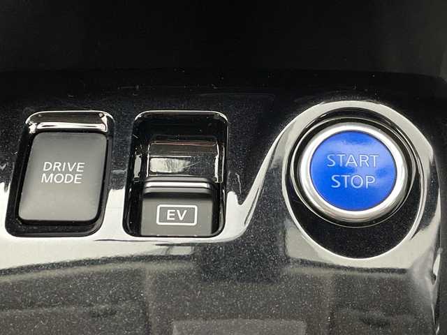 日産 キックス X 福島県 2021(令3)年 6万km ブリリアントホワイトパール /禁煙車//アラウンドビューモニター//デジタルインナーミラー//純正９型ナビ/CD・DVD・BT・MSV・USB・フルセグTV//ＬＥＤライト//プロパイロット//ステアリングヒーター//シートヒーター//前後ドライブレコーダー//ルーフレール//ＴＶキャンセラー//ハーフレザーシート//電動パーキングブレーキ//フォグライト