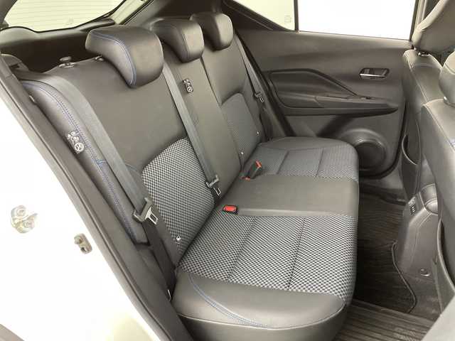 日産 キックス X 福島県 2021(令3)年 6万km ブリリアントホワイトパール /禁煙車//アラウンドビューモニター//デジタルインナーミラー//純正９型ナビ/CD・DVD・BT・MSV・USB・フルセグTV//ＬＥＤライト//プロパイロット//ステアリングヒーター//シートヒーター//前後ドライブレコーダー//ルーフレール//ＴＶキャンセラー//ハーフレザーシート//電動パーキングブレーキ//フォグライト