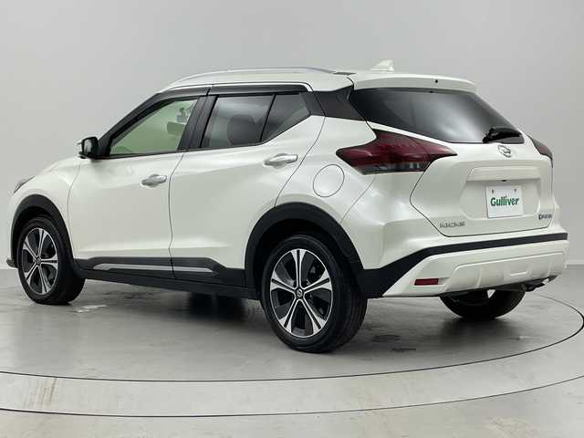 日産 キックス X 福島県 2021(令3)年 6万km ブリリアントホワイトパール /禁煙車//アラウンドビューモニター//デジタルインナーミラー//純正９型ナビ/CD・DVD・BT・MSV・USB・フルセグTV//ＬＥＤライト//プロパイロット//ステアリングヒーター//シートヒーター//前後ドライブレコーダー//ルーフレール//ＴＶキャンセラー//ハーフレザーシート//電動パーキングブレーキ//フォグライト