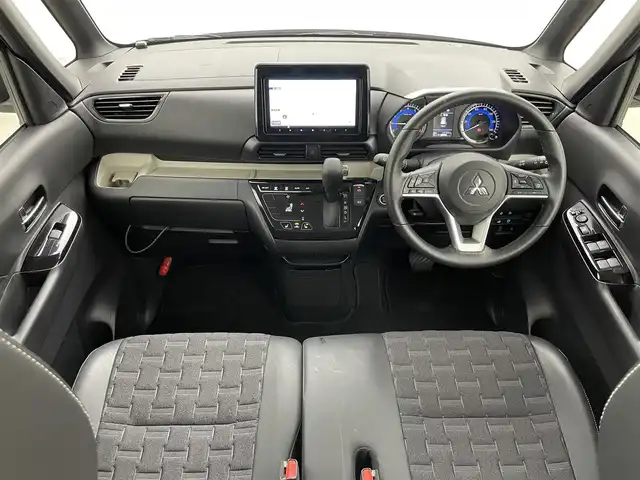 三菱 デリカミニ G プレミアム 岡山県 2024(令6)年 1.5万km ナチュラルアイボリーメタリック 純正9インチディスプレイオーディオ（AVIC-RQ720）/（Bluetooth/USB/Carplay/フルセグTV）/両側電動スライドドア/マイパイロット/デジタルインナーミラー/全方位カメラ/ステアリングヒーター/シートヒーター（運転席・助手席）/レーダークルーズコントロール/オートハイビーム/LEDヘッドライト/コーナーセンサー(前後)/ダウンヒルアシストコントロール/カーテンエアバック/社外フロアマット/純正15インチアルミ/ETC