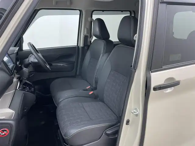 三菱 デリカミニ G プレミアム 岡山県 2024(令6)年 1.5万km ナチュラルアイボリーメタリック 純正9インチディスプレイオーディオ（AVIC-RQ720）/（Bluetooth/USB/Carplay/フルセグTV）/両側電動スライドドア/マイパイロット/デジタルインナーミラー/全方位カメラ/ステアリングヒーター/シートヒーター（運転席・助手席）/レーダークルーズコントロール/オートハイビーム/LEDヘッドライト/コーナーセンサー(前後)/ダウンヒルアシストコントロール/カーテンエアバック/社外フロアマット/純正15インチアルミ/ETC