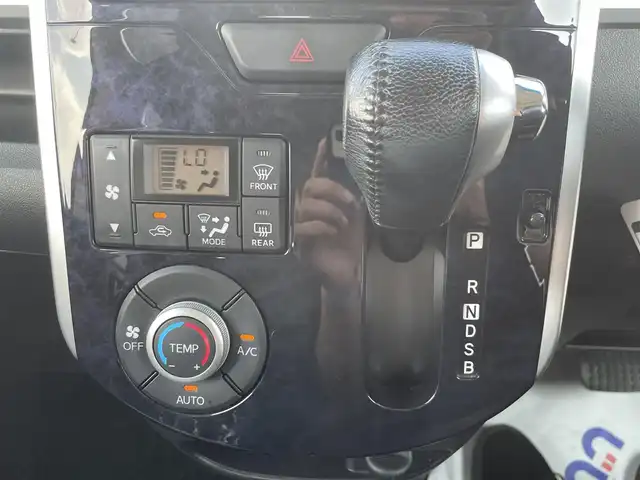 ダイハツ タント カスタム RS トップED SAⅡ 神奈川県 2016(平28)年 8.3万km パールホワイトⅢ (株)IDOMが運営する【じしゃロン秦野店】の自社ローン専用車両になります。こちらは現金またはオートローンご利用時の価格です。自社ローンご希望の方は別途その旨お申付け下さい/4WDターボ/両側電動スライドドア/衝突軽減装置/ＳＤナビ/フリップダウンモニター/バックカメラ/Ｂｌｕｅｔｏｏｔｈ再生/フルセグ/エンジンスターター/ハーフレザーシート/LEDヘッドライト/LEDフォグライト/禁煙車