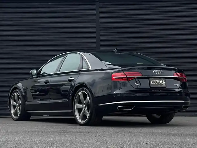 アウディ Ａ８ 3．0 TFSI クワトロ 山梨県 2015(平27)年 1.1万km 黒 純正MMIナビ/　（CD/DVD/Bluetooth/フルセグTV）/360°カメラ/SR/ACC/BSM/LKA/BOSE/黒革/シートヒーター/電動リアゲート/ETC/純正21インチAW
