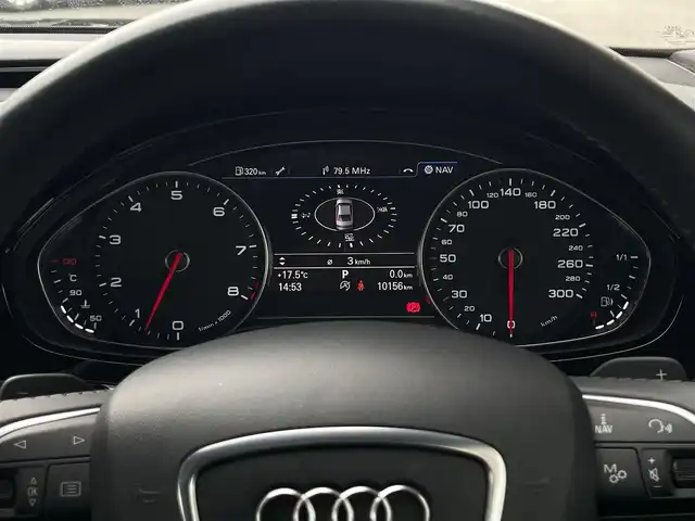 アウディ Ａ８ 3．0 TFSI クワトロ 山梨県 2015(平27)年 1.1万km 黒 純正MMIナビ/　（CD/DVD/Bluetooth/フルセグTV）/360°カメラ/SR/ACC/BSM/LKA/BOSE/黒革/シートヒーター/電動リアゲート/ETC/純正21インチAW