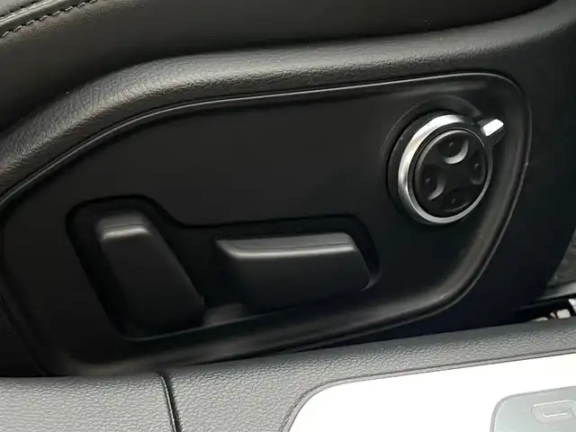 アウディ Ａ８ 3．0 TFSI クワトロ 山梨県 2015(平27)年 1.1万km 黒 純正MMIナビ/　（CD/DVD/Bluetooth/フルセグTV）/360°カメラ/SR/ACC/BSM/LKA/BOSE/黒革/シートヒーター/電動リアゲート/ETC/純正21インチAW