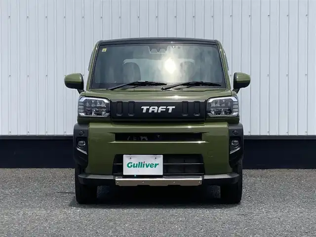 ダイハツ タフト G ターボ 千葉県 2020(令2)年 0.6万km フォレストカーキメタリック 純正9インチナビ/(フルセグTV/BT/CD/DVD/FM/AM)/全周囲カメラ/衝突被害軽減システム/車線逸脱警報/クルーズコントロール/ガラスルーフ/横滑り防止装置/ETC/ナビ連動ドライブレコーダー/アイドリングストップ/LEDヘッドライト/フォグランプ/オートライト/ウィンカーミラー/電動格納ミラー/純正15インチAW/シートヒーター/シートリフター/プッシュスタート/スマートキー/フロアマット/ドアバイザー/スペアキー/取扱説明書/保証書