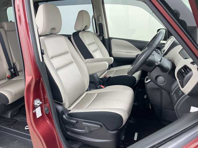 日産 セレナ ハイウェイスター 道央・札幌 2016(平28)年 6.8万km マルーンレッド 2トーン 9Vナビ フリップダウン プロパイロット ETC 全周囲C オートパーキング フルセグ DVD再生 リアヒーターダクト ハンズフリー両側電動スライド デジタルインナーミラー 前後ドラレコ ETC オートLEDライト フォグランプ