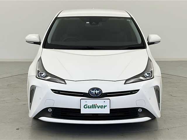 トヨタ プリウス A ツーリングセレクション 宮城県 2020(令2)年 6.1万km スーパーホワイトⅡ トヨタセーフティセンス/・プリクラッシュセーフティ/・レーントレーシングアシスト/・レーダークルーズコントロール/・オートマチックハイビーム/ブラインドスポットモニター/純正7型ナビ（NSZT-W68T）/・BT.CD.DVD.SD/フルセグTV/バックカメラ/ビルトインETC2.0/ドライブレコーダー（F）/パワーシート(D席)/革巻きステアリング/ステアリングスイッチ/プッシュスタート/スマートキー/LEDヘッドライト/LEDフォグランプ/純正フロアマット/純正15インチAW/純正ドアバイザー