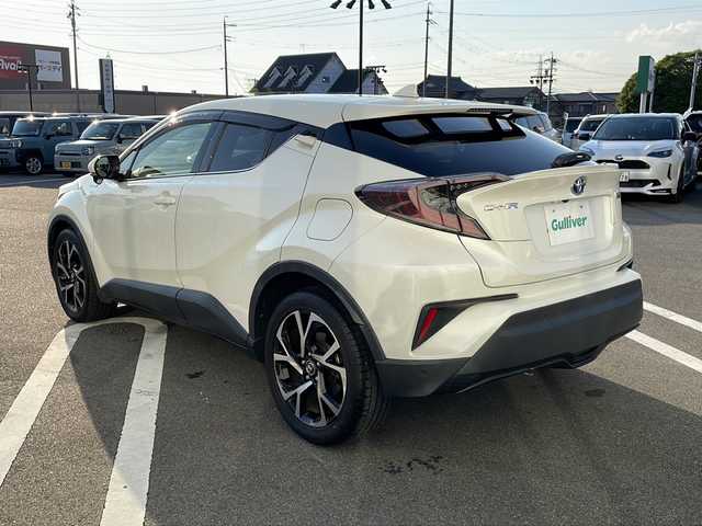 トヨタ Ｃ－ＨＲ G 岐阜県 2017(平29)年 3.5万km ホワイトパールクリスタルシャイン 登録時34969km/純正9インチメモリーナビ/フルセグ/バックカメラ/トヨタセーフティセンス/レーダークルーズコントロール/レーンキープアシスト/プリクラッシュセーフティ/ハイビームアシスト/LEDオートヘッドライト/ハーフレザーシート/シートヒーター/AC100V/1500W充電/スマートキー×2/ETC2.0/禁煙車