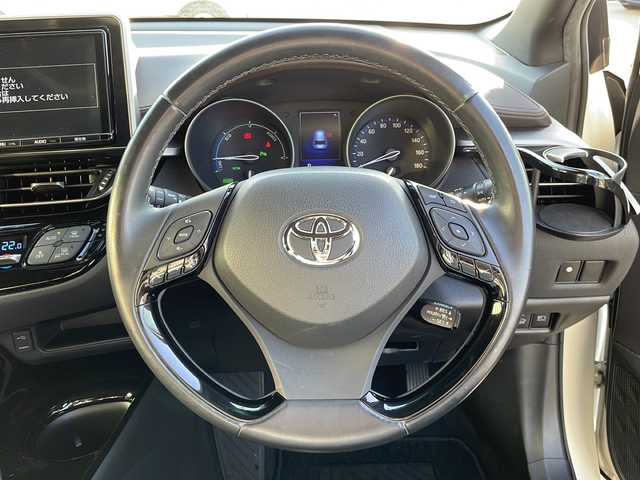 トヨタ Ｃ－ＨＲ G 岐阜県 2017(平29)年 3.5万km ホワイトパールクリスタルシャイン 登録時34969km/純正9インチメモリーナビ/フルセグ/バックカメラ/トヨタセーフティセンス/レーダークルーズコントロール/レーンキープアシスト/プリクラッシュセーフティ/ハイビームアシスト/LEDオートヘッドライト/ハーフレザーシート/シートヒーター/AC100V/1500W充電/スマートキー×2/ETC2.0/禁煙車