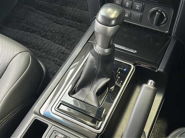 トヨタ ランドクルーザー プラド TX Lパッケージ ブラックED 静岡県 2021(令3)年 4.9万km ブラック 純正ナビ/・AM/FM/・USB/・Bluetooth/・Miracast/・フルセグTV/主要装備/・JAOSバンパーガード/・JAOSマッドガード/・JAOSサイドステップ/・前席シートヒーター＆ベンチレーション/・サンルーフ/・パノラミックビューモニター/・レーダークルコン/・ブラインドスポットモニター/・黒革シート/・ルーフレール＆ルーフキャリア/・社外17インチAW/・クリアランスソナー/・プリクラッシュセーフティ/・ダウンヒルアシスト/・センターデフロック/・3列目電動格納/・ETC2.0