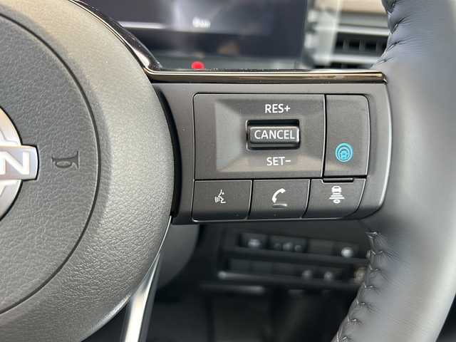 日産 セレナ e－パワー ハイウェイスター V 静岡県 2025(令7)年 0.1万km未満 白Ⅱ 純正ナビ/・AM/・FM/・USB/・HDMI/・Bluetooth/・スマートフォン連携/主要装備/・アダプティブLEDヘッドライト/・アラウンドビューモニター（移動物 検知機能付）/・デジタルインナーミラー/・アドバンスドドライブアシストディスプレイ/（12.3インチカラーディスプレイ）/・ワイヤレス充電器/・6スピーカー/・ETC2.0ユニット（ビルトインタイプ）/・プロパイロット（ナビリンク機能付）/・後席フリップダウンモニター/・電動パーキング/・パーキングアシスト/・両側パワスラ/・クリアランスソナー/・リアオートエアコン