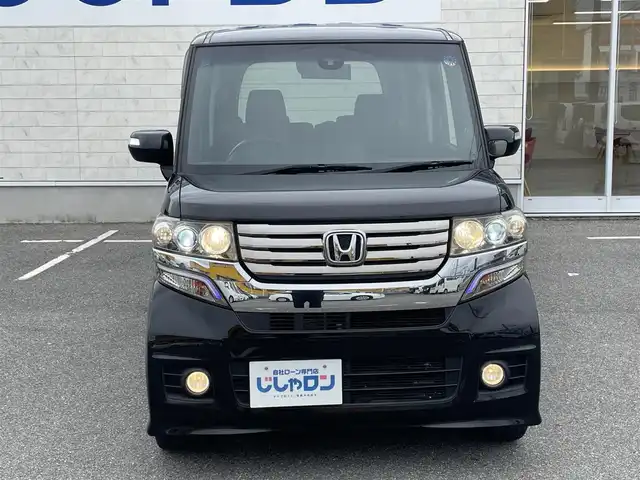 ホンダ Ｎ ＢＯＸ カスタム SSパッケージ 佐賀県 2017(平29)年 6.4万km スマートブラック （株）IDOMが運営する【じしゃロン佐賀店】の自社ローン専用車両になります。/こちらは現金またはオートローンご利用時の価格です。自社ローンご希望の方は別途その旨お申し付けください/ＢＴオーディオなし　/・ストラーダナビ/フルセグ/ＤＶＤ/ＣＤ/ＢＴ　/・バックカメラ　/・左電動スライドドア　/・ＥＴＣ