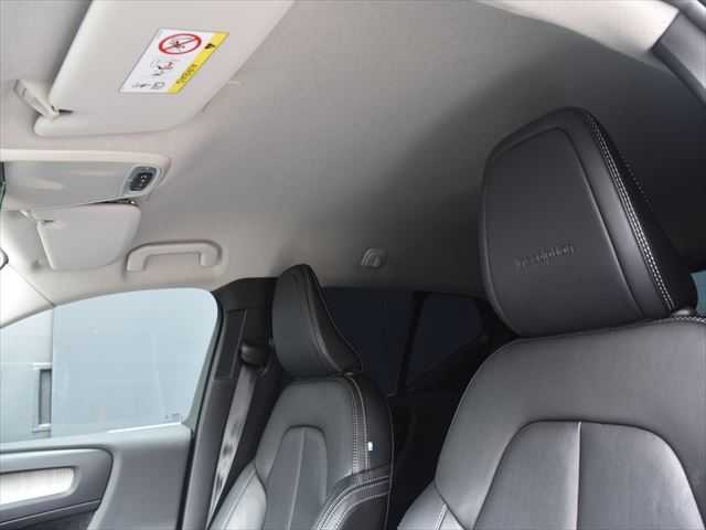 ボルボ ＸＣ４０ T5 AWD インスクリプション 和歌山県 2018(平30)年 5.9万km パール ACC /純正ナビ /フルセグ /全方位カメラ /Applecarplay /レザーシート /シートヒーター /電動バックドア /LEDヘッドライト /前席パワーシート /オートホールド /ルーフレール /プッシュスタート /オートライト /ETC/取扱説明書/保証書/スペアキー