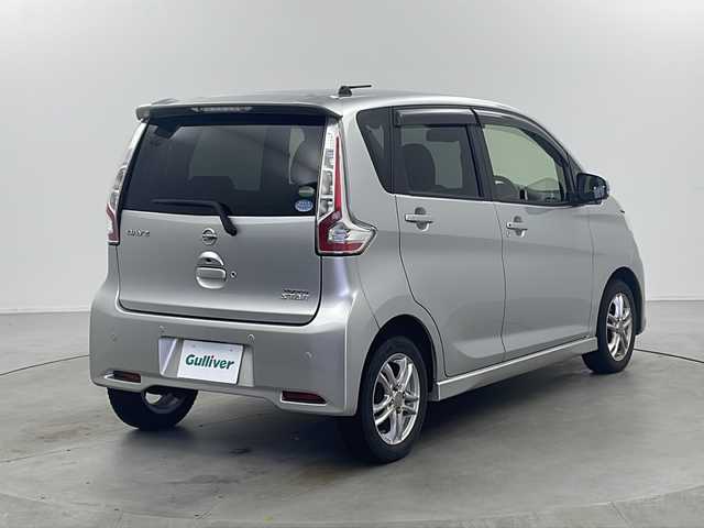 日産 デイズ ハイウェイスターX 栃木県 2019(平31)年 14.6万km スターリングシルバーM 純正７インチナビ/（CD/DVD/FM/AM/BT/iPod）/全方位カメラ/バックカメラ/レーンキープアシスト/衝突被害軽減装置/横滑り防止装置/アイドリングストップ/電動格納ミラー/ウインカーミラー/ETC/ドアバイザー/ステアリングリモコン/革巻きステアリング/オートエアコン/社外１４インチAW/スペアキー/プッシュスタート
