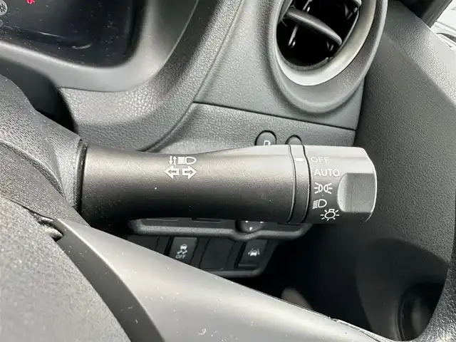 日産 ノート e－パワー X Vセレクション 島根県 2020(令2)年 0.4万km ダークメタルグレー エマージェンシーブレーキ/純正ナビ/CD/DVD/DTV/Bluetooth/アラウンドビューモニター/デジタルインナーミラー /LEDオートライト/オートハイビーム/ステアリングスイッチ/ETC/コーナーセンサー /スマートキー/プッシュスタート /純正フロアマット/ドアバイザー/純正アルミホイール