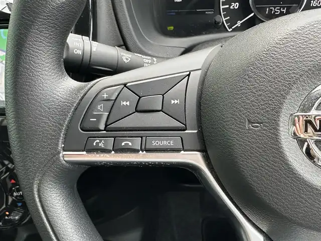 日産 ノート e－パワー X Vセレクション 島根県 2020(令2)年 0.4万km ダークメタルグレー エマージェンシーブレーキ/純正ナビ/CD/DVD/DTV/Bluetooth/アラウンドビューモニター/デジタルインナーミラー /LEDオートライト/オートハイビーム/ステアリングスイッチ/ETC/コーナーセンサー /スマートキー/プッシュスタート /純正フロアマット/ドアバイザー/純正アルミホイール