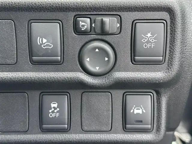 日産 ノート e－パワー X Vセレクション 島根県 2020(令2)年 0.4万km ダークメタルグレー エマージェンシーブレーキ/純正ナビ/CD/DVD/DTV/Bluetooth/アラウンドビューモニター/デジタルインナーミラー /LEDオートライト/オートハイビーム/ステアリングスイッチ/ETC/コーナーセンサー /スマートキー/プッシュスタート /純正フロアマット/ドアバイザー/純正アルミホイール