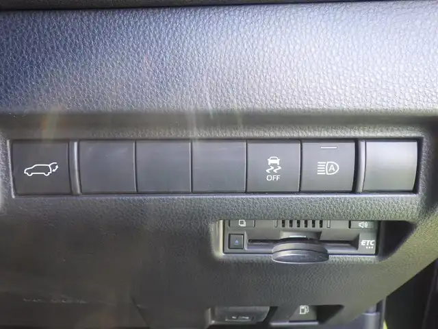 トヨタ ハリアー ハイブリッド G 千葉県 2020(令2)年 5.5万km プレシャスブラックパール Toyota Safety Sense/・プリクラッシュセーフティ/・レーンディパーチャーアラート/・オートハイビーム/・レーダークルーズコントロール/・ブラインドスポットモニター/パワーバックドア/運転席パワーシート/ハーフレザーシート/デジタルインナーミラー/置くだけ充電/純正コネクティッドナビ/地デジTV/【Bluetooth接続】/バックカメラ/ETC/LEDヘッドライト/LEDフォグライト/クリアランスソナー/純正18インチアルミホイル/サイド/カーテンエアバッグ/スマートキー