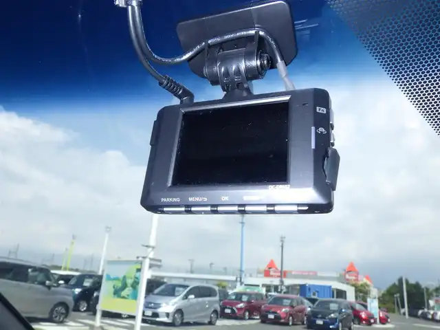 トヨタ ハリアー ハイブリッド G 千葉県 2020(令2)年 5.5万km プレシャスブラックパール Toyota Safety Sense/・プリクラッシュセーフティ/・レーンディパーチャーアラート/・オートハイビーム/・レーダークルーズコントロール/・ブラインドスポットモニター/パワーバックドア/運転席パワーシート/ハーフレザーシート/デジタルインナーミラー/置くだけ充電/純正コネクティッドナビ/地デジTV/【Bluetooth接続】/バックカメラ/ETC/LEDヘッドライト/LEDフォグライト/クリアランスソナー/純正18インチアルミホイル/サイド/カーテンエアバッグ/スマートキー