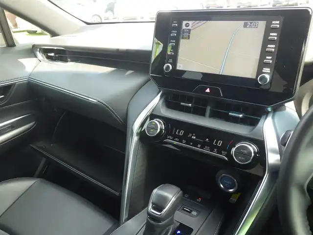 トヨタ ハリアー ハイブリッド G 千葉県 2020(令2)年 5.5万km プレシャスブラックパール Toyota Safety Sense/・プリクラッシュセーフティ/・レーンディパーチャーアラート/・オートハイビーム/・レーダークルーズコントロール/・ブラインドスポットモニター/パワーバックドア/運転席パワーシート/ハーフレザーシート/デジタルインナーミラー/置くだけ充電/純正コネクティッドナビ/地デジTV/【Bluetooth接続】/バックカメラ/ETC/LEDヘッドライト/LEDフォグライト/クリアランスソナー/純正18インチアルミホイル/サイド/カーテンエアバッグ/スマートキー