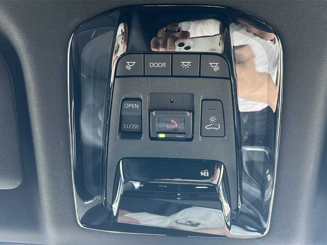 トヨタ ハリアー ＰＨＥＶ Z 岐阜県 2023(令5)年 1.6万km プラチナホワイトパールマイカ /ワンオーナー//TOYOTA×JBL純正ナビ/（Bluetooth/フルセグTV/AM/FM/USB/Apple CarPlay）//プラグインハイブリッドシステム//Toyota Safety Sence/（プリクラッシュセーフティ）/（レーントレーシングアシスト）/（アダプティブハイビームシステム）/（ロードサインアシスト）/（レーダークルーズコントロール）/（先行車発進告知機能）/（ドライバー異常時対応システム）/（ブラインドスポットモニター）/（パーキングサポートブレーキ）//電子制御ブレーキシステム//ABS//ブレーキアシスト//ビークルスタビリティコントロール//トラクションコントロールシステム//アクティブコーナリングアシスト//エレクトリックパワーステアリング//電気式4WDシステム//緊急ブレーキシグナル//セカンダリーコリジョンブレーキ//ヒルスタートアシストコントロール//調光パノラマルーフ//シートヒーター//デジタルインナーミラー//アクセサリーソケット//充電用ソケットTypeC ×3//100V電源//イモビライザー//ビルトインETC2.0//保証書//記録簿//取り扱い説明書