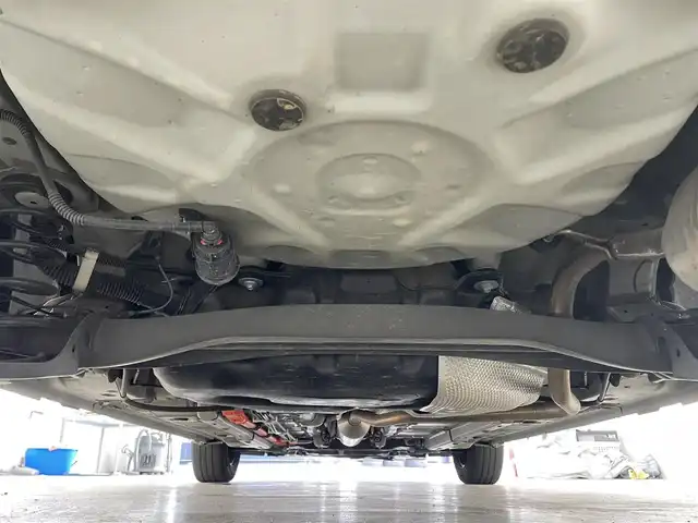 トヨタ アクア X 愛知県 2021(令3)年 2.7万km パール 禁煙車/純正ディスプレイオーディオ/（BT/USB/MiraCast）/ETC/トヨタセーフティセンス/・衝突被害軽減ブレーキ/・レーンキープアシスト/・レーダークルーズコントロール/・標識認識機能/・オートハイビーム/ステアリングスイッチ/スマートキー/スペアキー/オートライト/USB/オートエアコン/ライトレベライザー