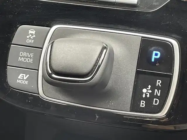 トヨタ アクア X 愛知県 2021(令3)年 2.7万km パール 禁煙車/純正ディスプレイオーディオ/（BT/USB/MiraCast）/ETC/トヨタセーフティセンス/・衝突被害軽減ブレーキ/・レーンキープアシスト/・レーダークルーズコントロール/・標識認識機能/・オートハイビーム/ステアリングスイッチ/スマートキー/スペアキー/オートライト/USB/オートエアコン/ライトレベライザー