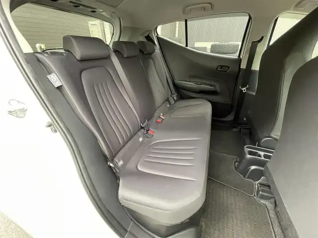 トヨタ アクア X 愛知県 2021(令3)年 2.7万km パール 禁煙車/純正ディスプレイオーディオ/（BT/USB/MiraCast）/ETC/トヨタセーフティセンス/・衝突被害軽減ブレーキ/・レーンキープアシスト/・レーダークルーズコントロール/・標識認識機能/・オートハイビーム/ステアリングスイッチ/スマートキー/スペアキー/オートライト/USB/オートエアコン/ライトレベライザー