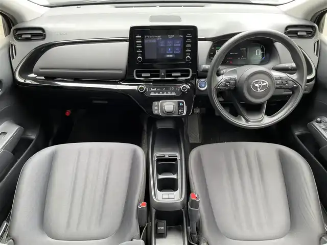 トヨタ アクア X 愛知県 2021(令3)年 2.7万km パール 禁煙車/純正ディスプレイオーディオ/（BT/USB/MiraCast）/ETC/トヨタセーフティセンス/・衝突被害軽減ブレーキ/・レーンキープアシスト/・レーダークルーズコントロール/・標識認識機能/・オートハイビーム/ステアリングスイッチ/スマートキー/スペアキー/オートライト/USB/オートエアコン/ライトレベライザー