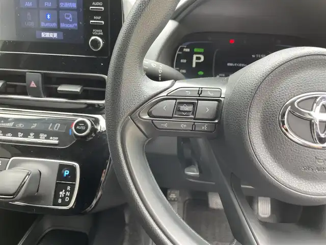 トヨタ アクア X 愛知県 2021(令3)年 2.7万km パール 禁煙車/純正ディスプレイオーディオ/（BT/USB/MiraCast）/ETC/トヨタセーフティセンス/・衝突被害軽減ブレーキ/・レーンキープアシスト/・レーダークルーズコントロール/・標識認識機能/・オートハイビーム/ステアリングスイッチ/スマートキー/スペアキー/オートライト/USB/オートエアコン/ライトレベライザー