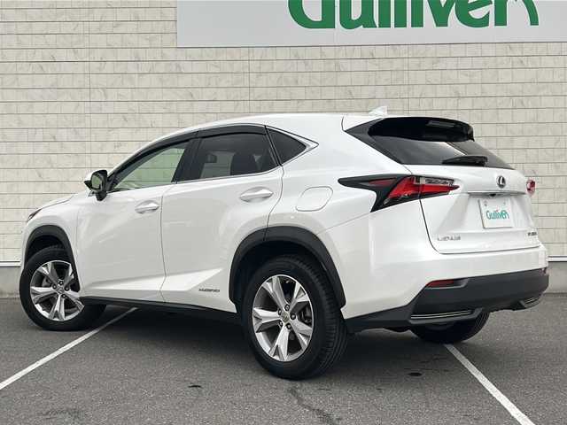 レクサス ＮＸ 300h バージョンL 栃木県 2015(平27)年 3.6万km ソニッククォーツ 純正SDナビ/Bluetooth CD DVD/TV　フルセグ/バックカメラ/ステアリングヒーター/ブラックレザーシート/シートヒーター/シートクーラー/パワーシート/パドルシフト/クルーズコントロール/パワーバックドア/横滑り防止装置/コーナーセンサー/盗難防止装置/LEDヘッドライト/オートライト/衝突被害軽減システム/純正フロアマット/純正18インチアルミホイール/保証書/取扱説明書/記録簿