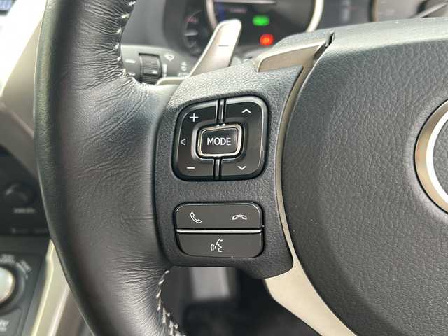 レクサス ＮＸ 300h バージョンL 栃木県 2015(平27)年 3.6万km ソニッククォーツ 純正SDナビ/Bluetooth CD DVD/TV　フルセグ/バックカメラ/ステアリングヒーター/ブラックレザーシート/シートヒーター/シートクーラー/パワーシート/パドルシフト/クルーズコントロール/パワーバックドア/横滑り防止装置/コーナーセンサー/盗難防止装置/LEDヘッドライト/オートライト/衝突被害軽減システム/純正フロアマット/純正18インチアルミホイール/保証書/取扱説明書/記録簿
