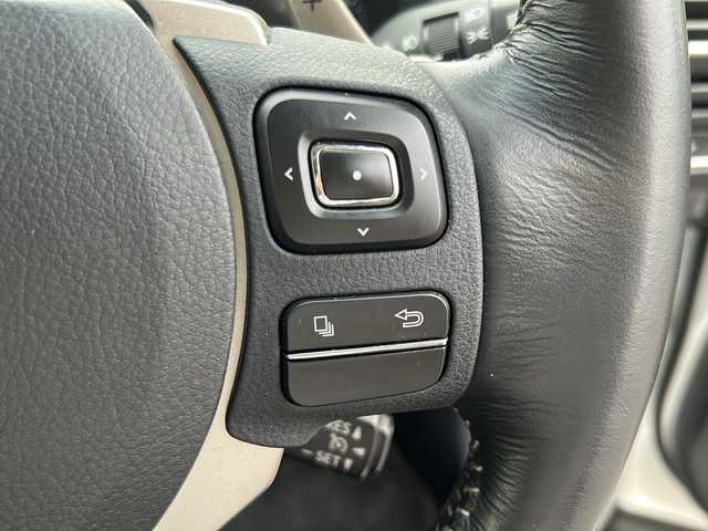 レクサス ＮＸ 300h バージョンL 栃木県 2015(平27)年 3.6万km ソニッククォーツ 純正SDナビ/Bluetooth CD DVD/TV　フルセグ/バックカメラ/ステアリングヒーター/ブラックレザーシート/シートヒーター/シートクーラー/パワーシート/パドルシフト/クルーズコントロール/パワーバックドア/横滑り防止装置/コーナーセンサー/盗難防止装置/LEDヘッドライト/オートライト/衝突被害軽減システム/純正フロアマット/純正18インチアルミホイール/保証書/取扱説明書/記録簿