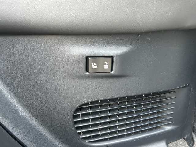 レクサス ＮＸ 300h バージョンL 栃木県 2015(平27)年 3.6万km ソニッククォーツ 純正SDナビ/Bluetooth CD DVD/TV　フルセグ/バックカメラ/ステアリングヒーター/ブラックレザーシート/シートヒーター/シートクーラー/パワーシート/パドルシフト/クルーズコントロール/パワーバックドア/横滑り防止装置/コーナーセンサー/盗難防止装置/LEDヘッドライト/オートライト/衝突被害軽減システム/純正フロアマット/純正18インチアルミホイール/保証書/取扱説明書/記録簿