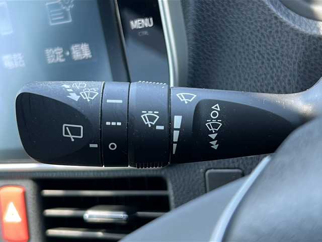 トヨタ ノア Si ダブルバイビー 福島県 2018(平30)年 4.4万km ホワイトパールクリスタルシャイン 4WD 純正10インチナビ 12.1型フリップダウンモニター バックカメラ 両側パワースライドドア オートクルーズ コーナーセンサー ETC2.0 ドライブレコーダー ハーフレザーシート スマートキー