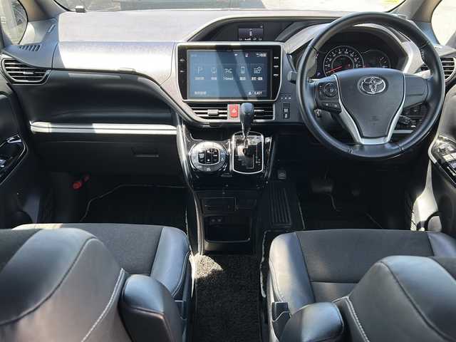 トヨタ ノア Si ダブルバイビー 福島県 2018(平30)年 4.4万km ホワイトパールクリスタルシャイン 4WD 純正10インチナビ 12.1型フリップダウンモニター バックカメラ 両側パワースライドドア オートクルーズ コーナーセンサー ETC2.0 ドライブレコーダー ハーフレザーシート スマートキー