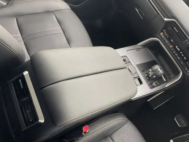 マツダ ＣＸ－６０ XD Lパッケージ 新潟県 2023(令5)年 0.3万km ソニックシルバーM ４ＷＤ　/メーカーＯＰナビ　/フルセグTV/ＢＯＳＥサウンド/USB入力端子/HDMI/クルーズコントロール/ダウンヒルアシストコントロール/ＢＳＭ　/３６０ビューモニター　/ステアリングヒーター/黒革シート　/全席シートヒーター/リアパワーゲート/メモリーパワーシート　/パワーシート　/前後コーナーセンサー/純正フロアマット　/ＬＥＤ/スペアキ―1本