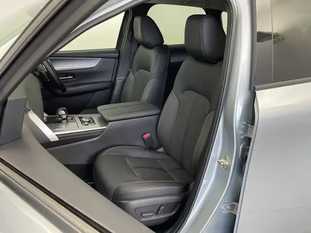 マツダ ＣＸ－６０ XD Lパッケージ 新潟県 2023(令5)年 0.3万km ソニックシルバーM ４ＷＤ　/メーカーＯＰナビ　/フルセグTV/ＢＯＳＥサウンド/USB入力端子/HDMI/クルーズコントロール/ダウンヒルアシストコントロール/ＢＳＭ　/３６０ビューモニター　/ステアリングヒーター/黒革シート　/全席シートヒーター/リアパワーゲート/メモリーパワーシート　/パワーシート　/前後コーナーセンサー/純正フロアマット　/ＬＥＤ/スペアキ―1本