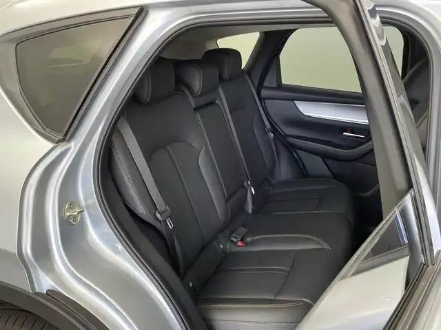 マツダ ＣＸ－６０ XD Lパッケージ 新潟県 2023(令5)年 0.3万km ソニックシルバーM ４ＷＤ　/メーカーＯＰナビ　/フルセグTV/ＢＯＳＥサウンド/USB入力端子/HDMI/クルーズコントロール/ダウンヒルアシストコントロール/ＢＳＭ　/３６０ビューモニター　/ステアリングヒーター/黒革シート　/全席シートヒーター/リアパワーゲート/メモリーパワーシート　/パワーシート　/前後コーナーセンサー/純正フロアマット　/ＬＥＤ/スペアキ―1本